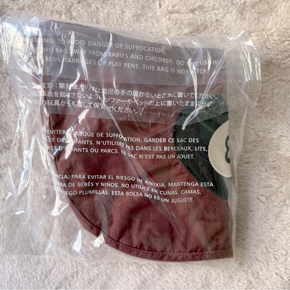 NWT BAGGU Lucky 8 Embroidered 8 Ball Medium Nylon Crescent Bag Wine Mahogany - Picture 3 of 16